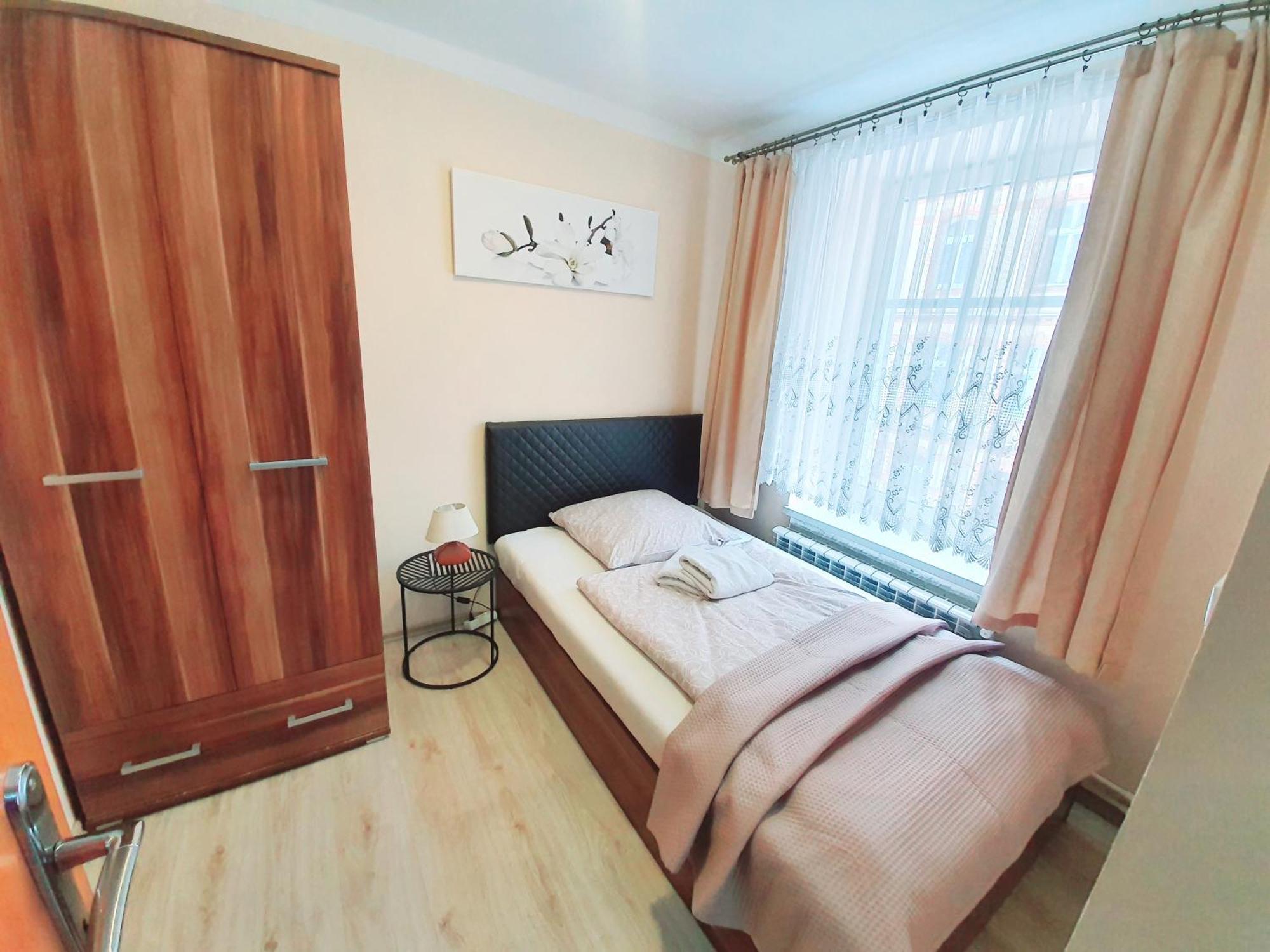 Aparthouse Apartamenty Centrum - In The City Center Near The Train Station Katowice Room photo